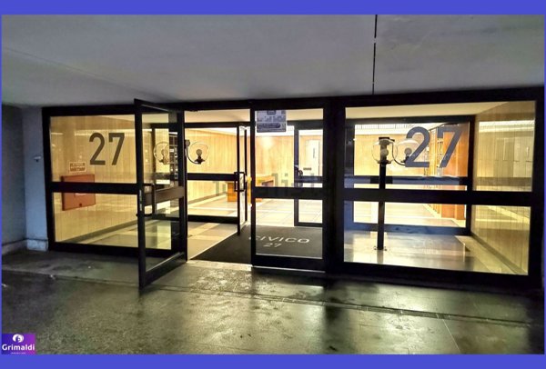 ufficio in vendita a Milano in zona Gallaratese