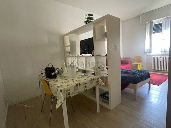 appartamento in vendita a Milano in zona Lorenteggio