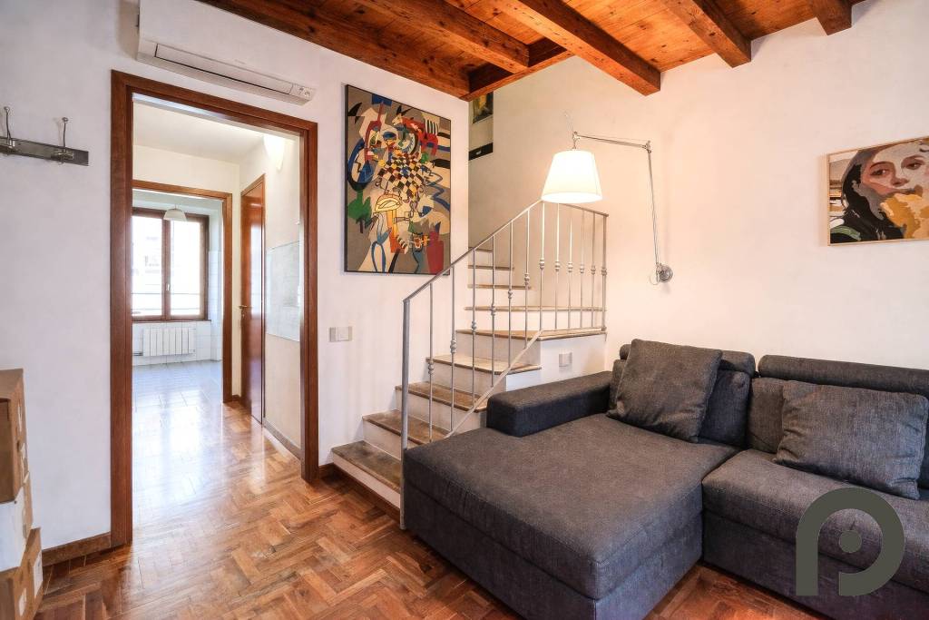 appartamento in vendita a Milano in zona Guastalla