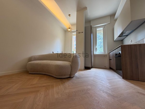appartamento in vendita a Milano in zona Lorenteggio