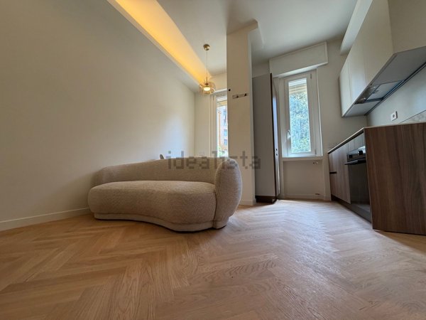 appartamento in vendita a Milano in zona Lorenteggio