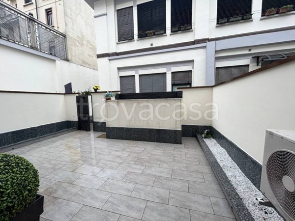 appartamento in vendita a Milano in zona Casoretto
