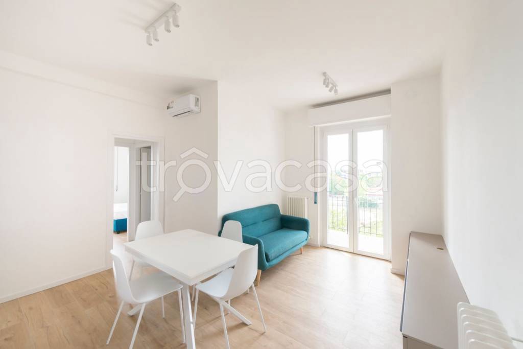 appartamento in vendita a Milano in zona Adriano