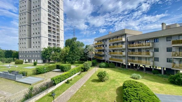 appartamento in vendita a Milano in zona Baggio