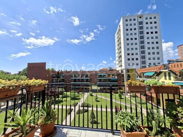 appartamento in vendita a Milano in zona Adriano