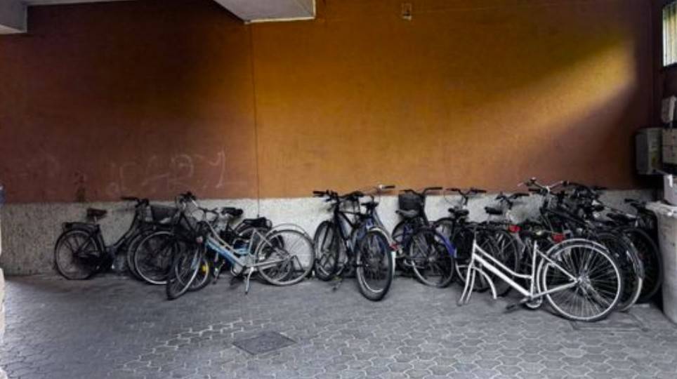 locale commerciale in vendita a Milano in zona Crescenzago