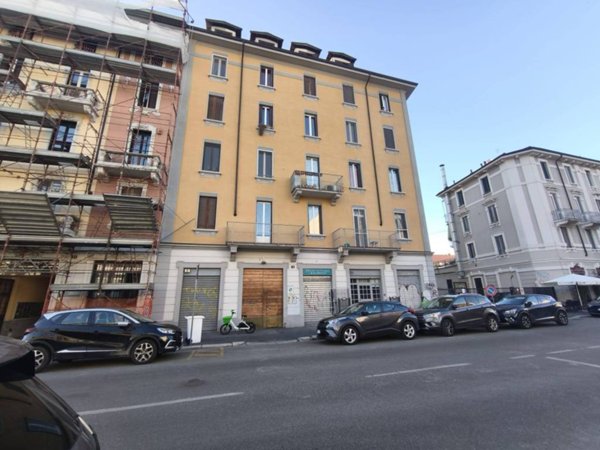 appartamento in vendita a Milano in zona Famagosta