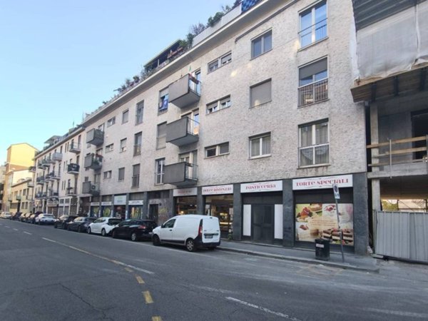 appartamento in vendita a Milano in zona Famagosta