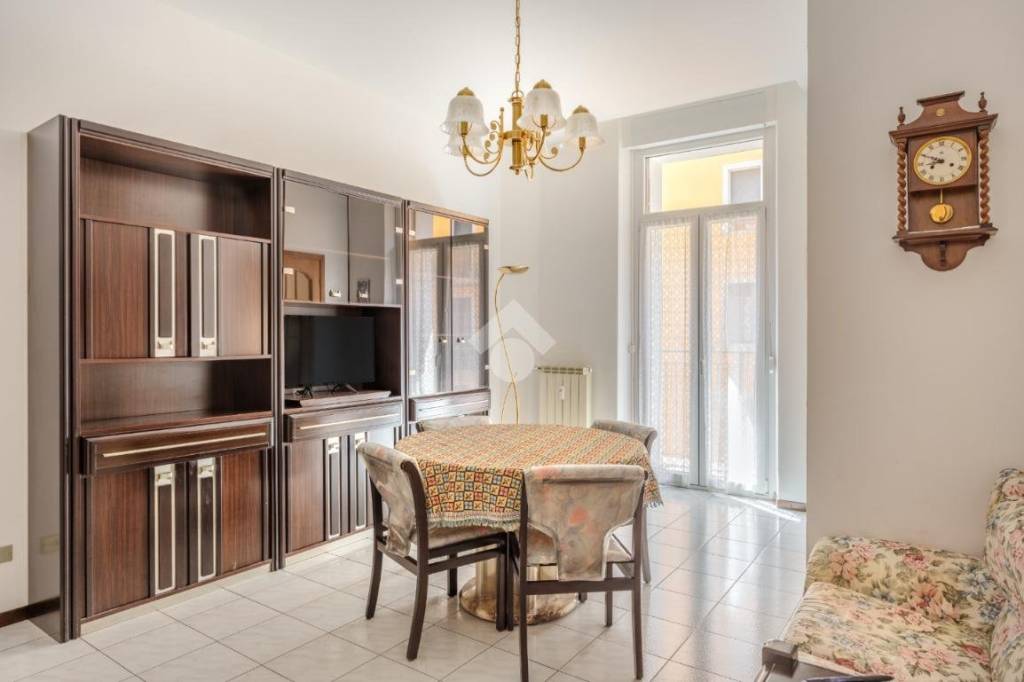 appartamento in vendita a Milano in zona Prato Centenaro