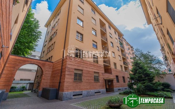appartamento in vendita a Milano in zona Montalbino