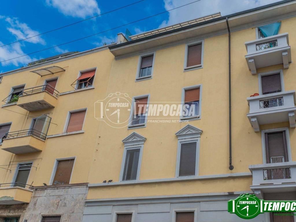 appartamento in vendita a Milano in zona Montalbino