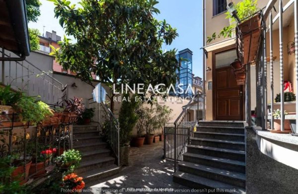 appartamento in vendita a Milano in zona Baggio