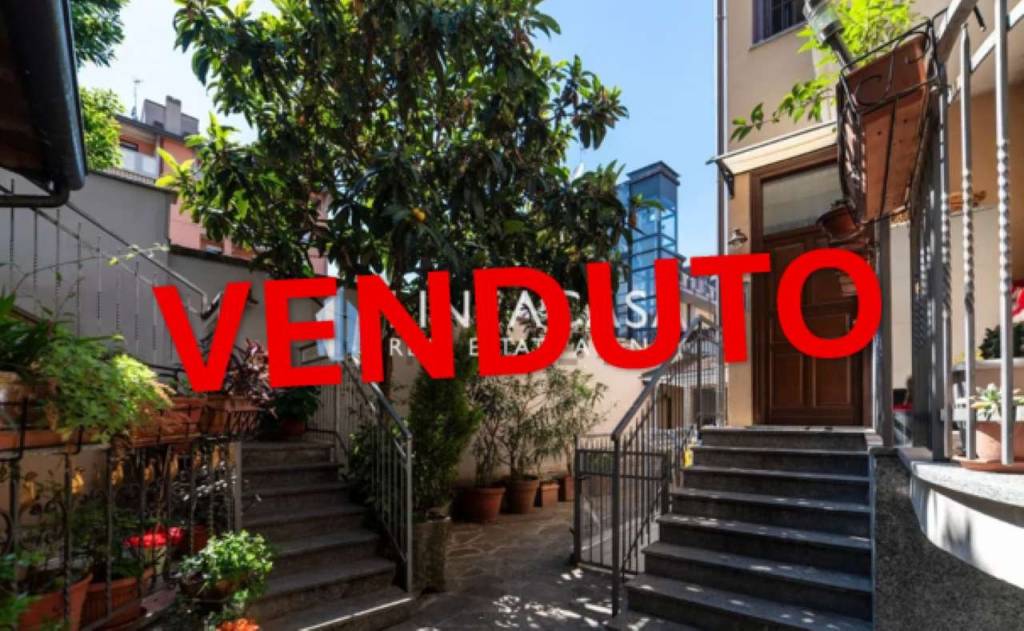 appartamento in vendita a Milano in zona Baggio
