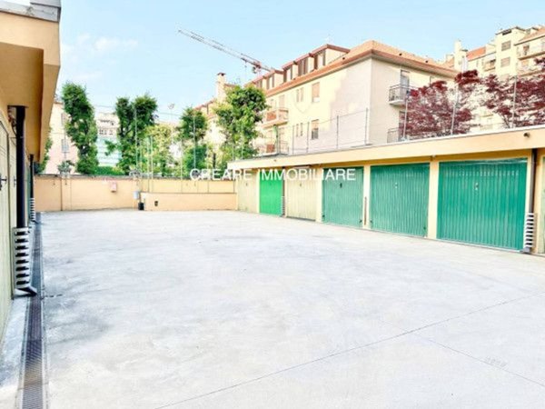 negozio in vendita a Milano in zona Isola