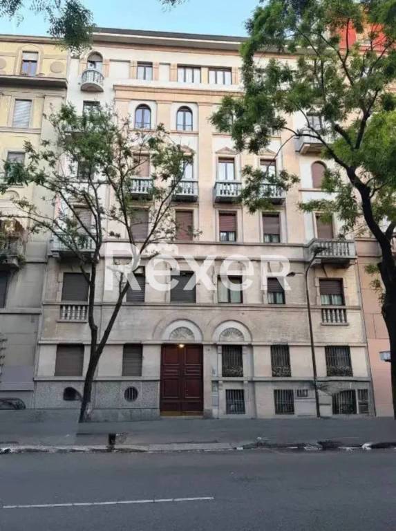 appartamento in vendita a Milano in zona Bullona