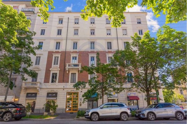 appartamento in vendita a Milano in zona Sempione