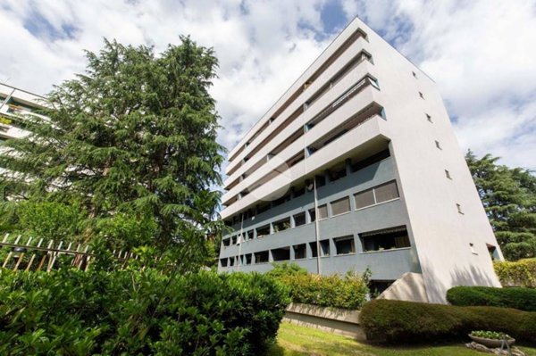 appartamento in vendita a Milano in zona Quarto Cagnino