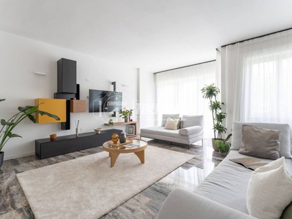 appartamento in vendita a Milano in zona Cinque Giornate