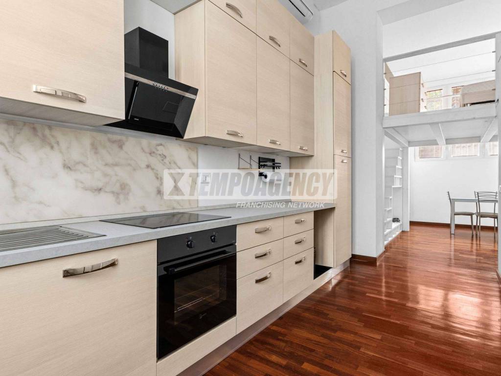 appartamento in vendita a Milano in zona Famagosta