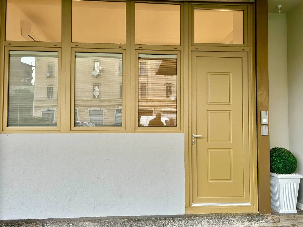 appartamento in vendita a Milano in zona Vigentino