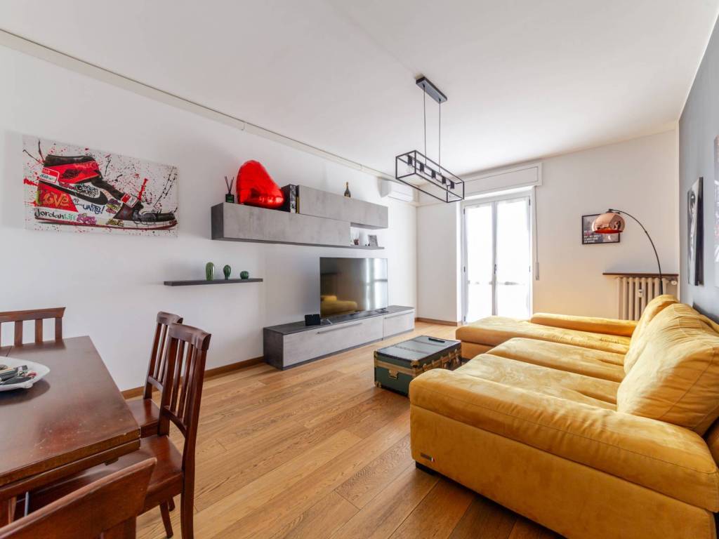 appartamento in vendita a Milano in zona Vigentino