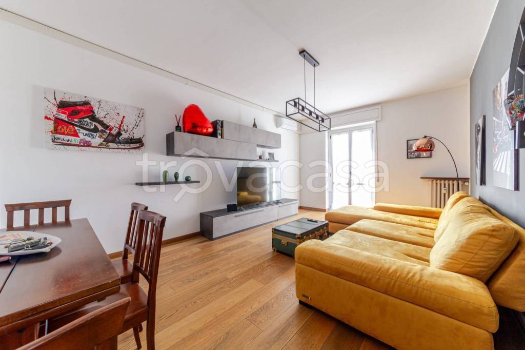 appartamento in vendita a Milano in zona Vigentino