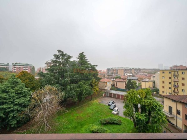 appartamento in vendita a Milano in zona Sant'Ambrogio