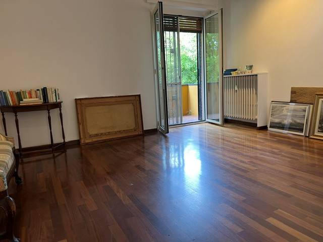 appartamento in vendita a Milano in zona Famagosta