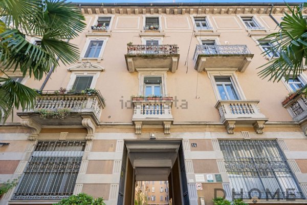 appartamento in vendita a Milano in zona Guastalla