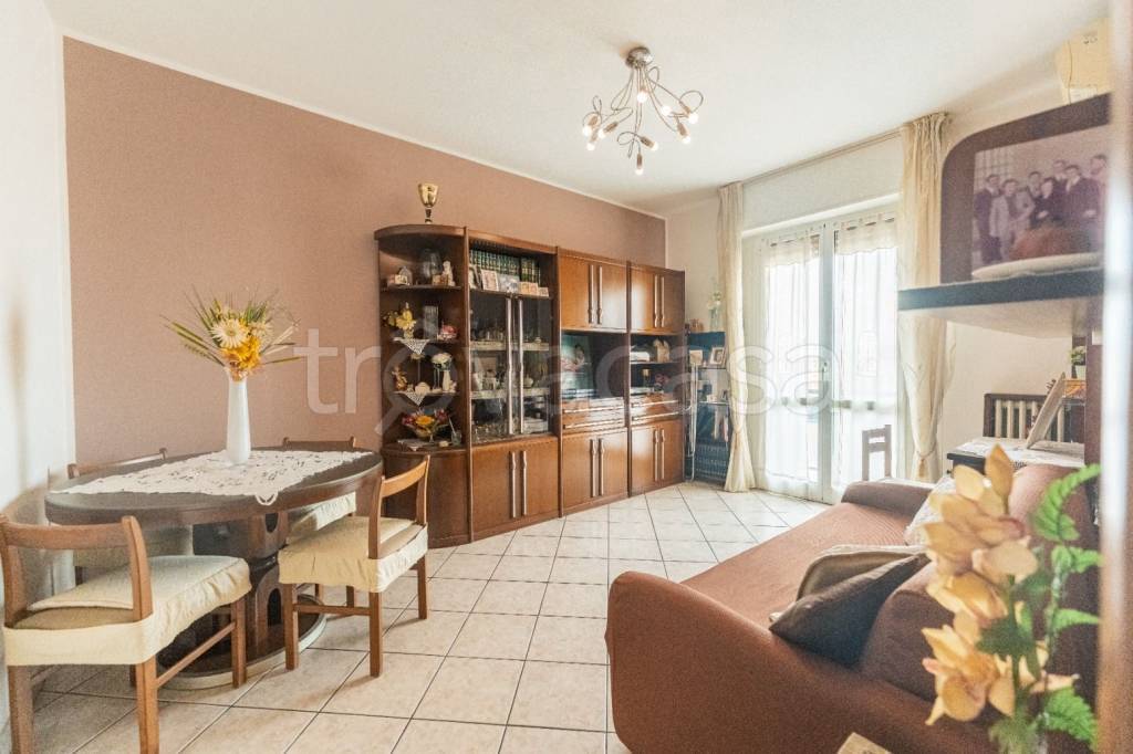 appartamento in vendita a Milano in zona Crescenzago
