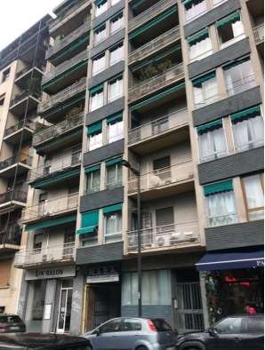 appartamento in vendita a Milano in zona Sempione