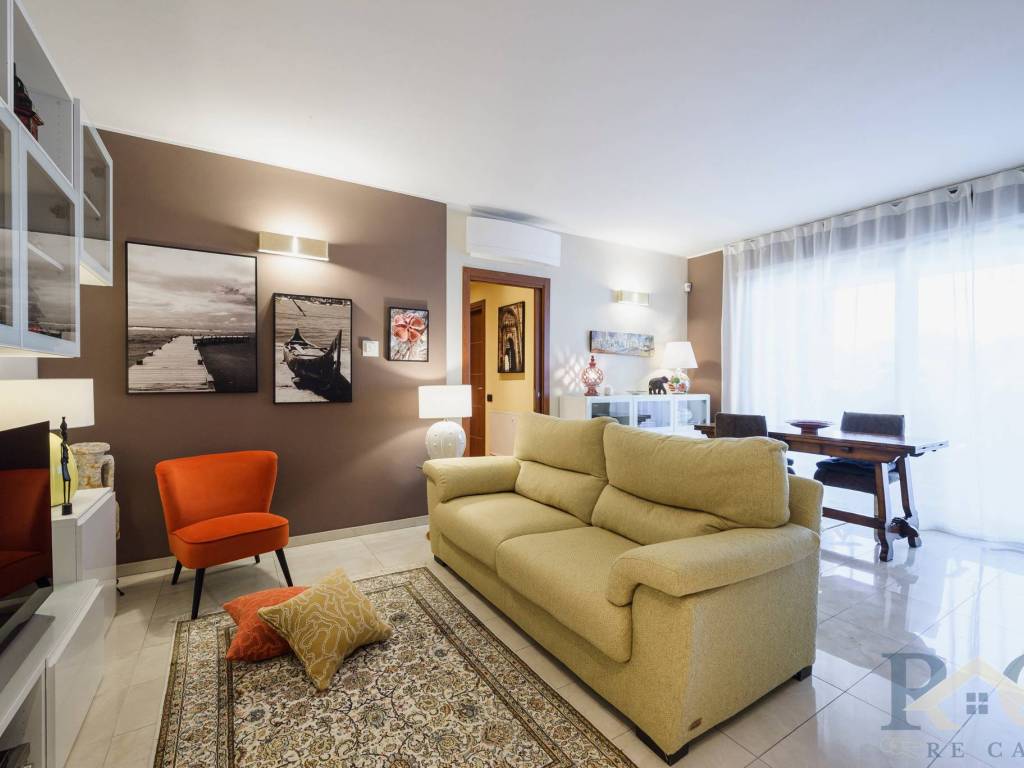 appartamento in vendita a Milano in zona Vigentino