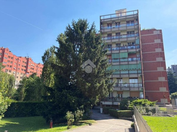 appartamento in vendita a Milano in zona Trenno