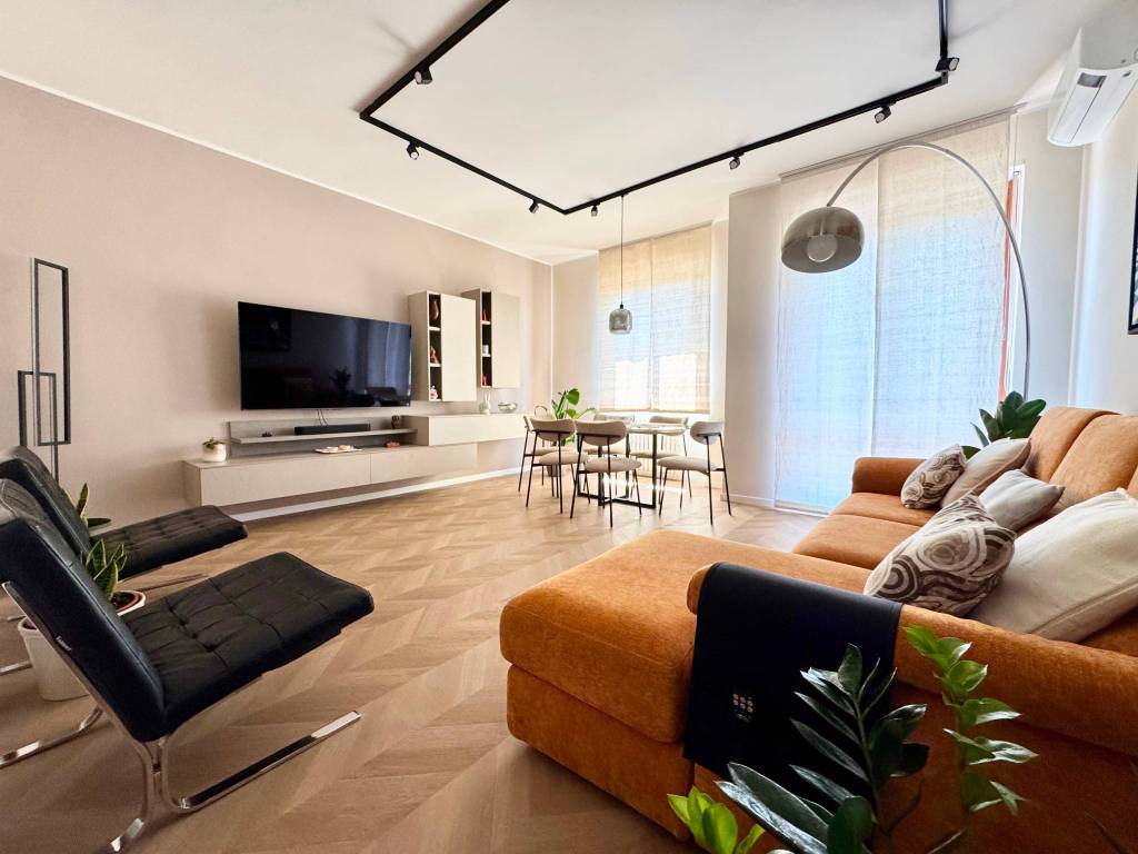 appartamento in vendita a Milano in zona Famagosta