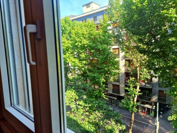 appartamento in vendita a Milano in zona Barona