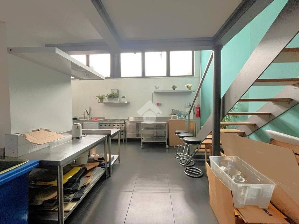 appartamento in vendita a Milano in zona Porta Genova