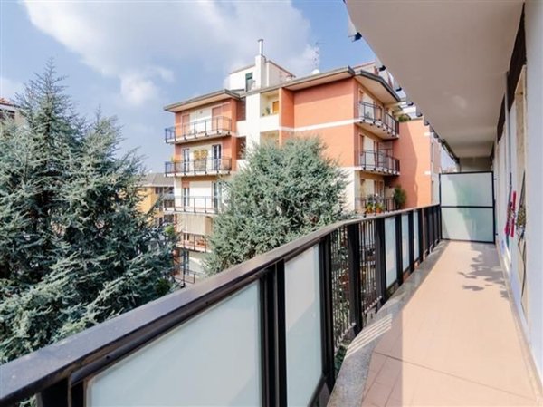 appartamento in vendita a Milano in zona Isola