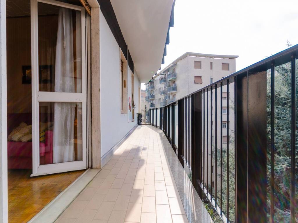 appartamento in vendita a Milano in zona Isola