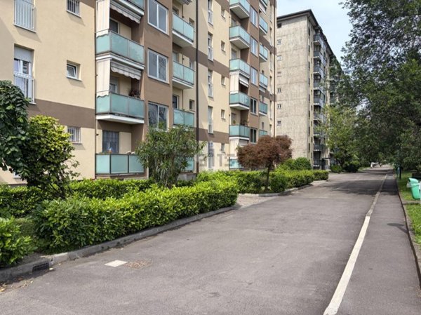 appartamento in vendita a Milano in zona Gallaratese