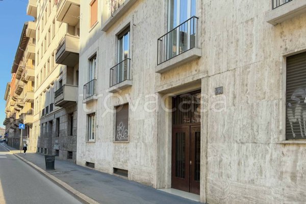 appartamento in vendita a Milano in zona Sant'Ambrogio