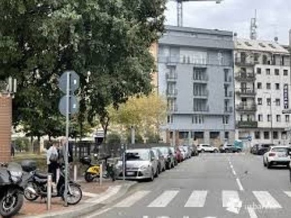 appartamento in vendita a Milano in zona Sempione