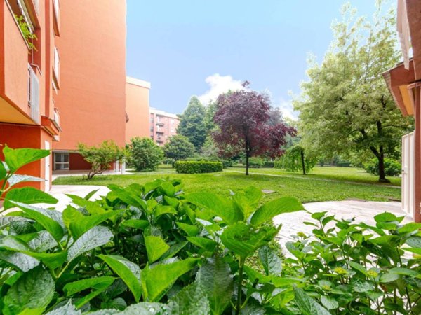 appartamento in vendita a Milano in zona Baggio