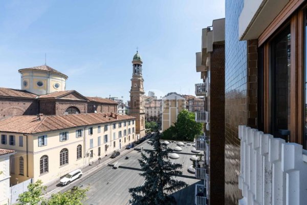 appartamento in vendita a Milano in zona Piazzale Lodi