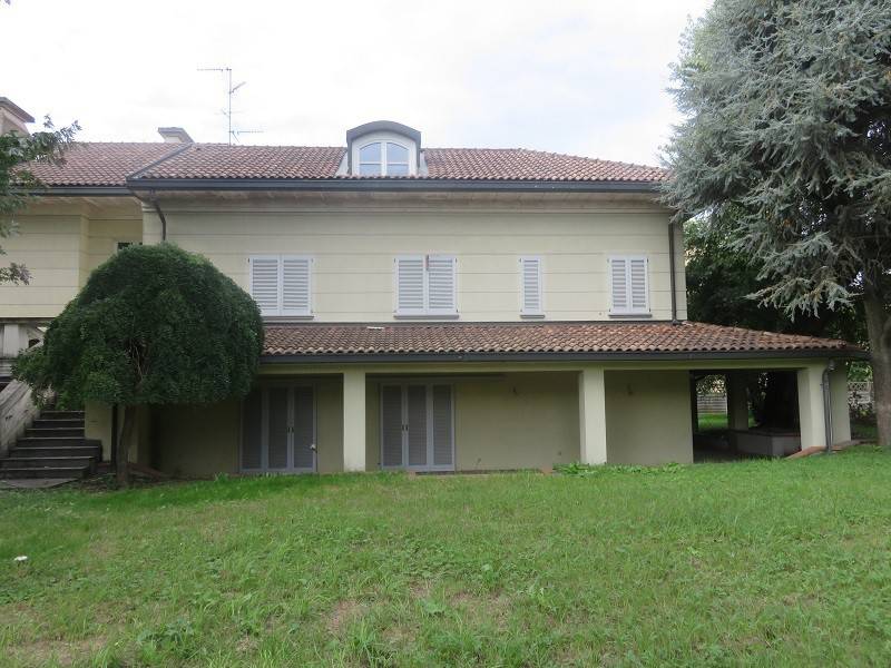 casa indipendente in vendita a Milano in zona Chiesa Rossa