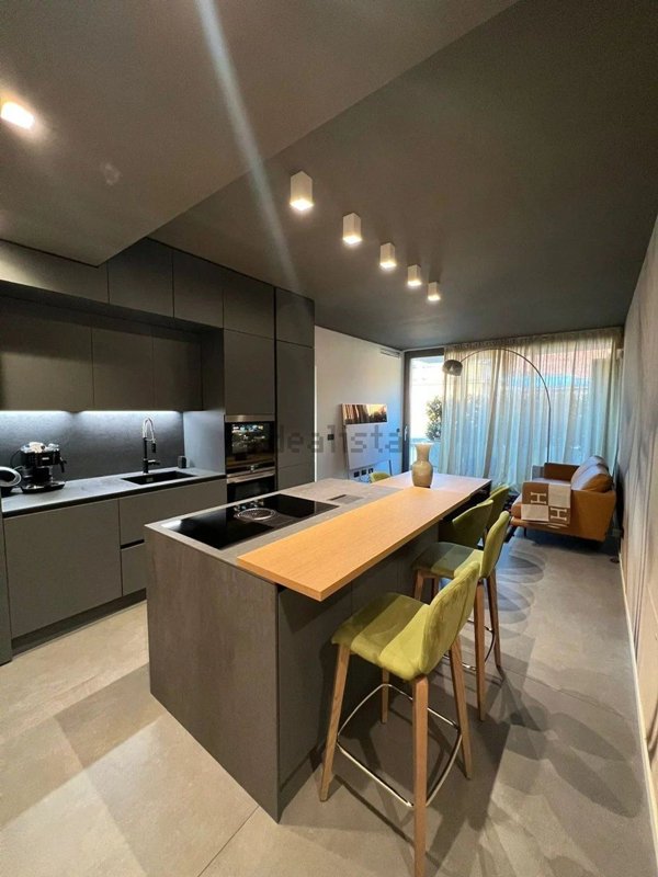 appartamento in vendita a Milano in zona Centro Direzionale