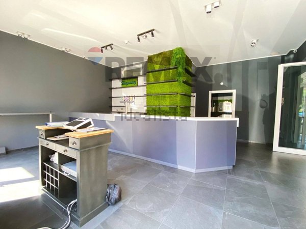 locale commerciale in vendita a Milano