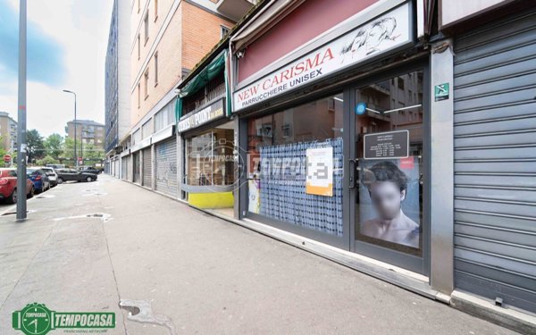 negozio in vendita a Milano in zona Crescenzago