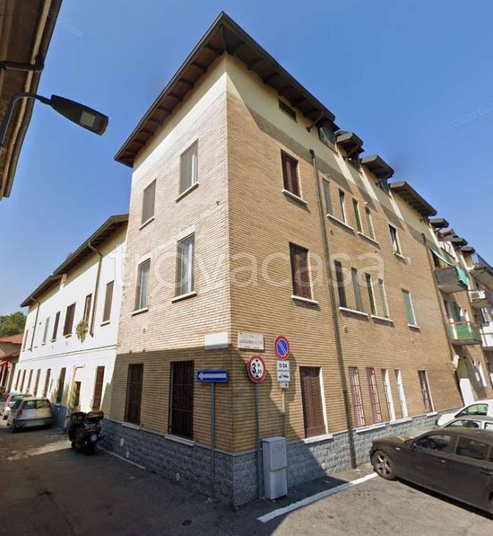 appartamento in vendita a Milano in zona Baggio