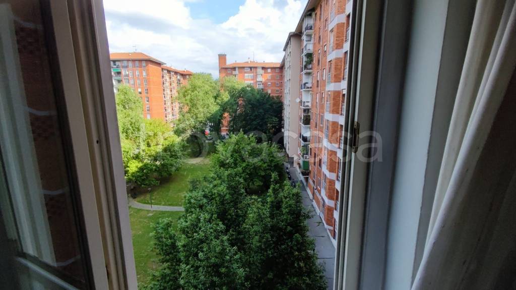 appartamento in vendita a Milano in zona Feltre