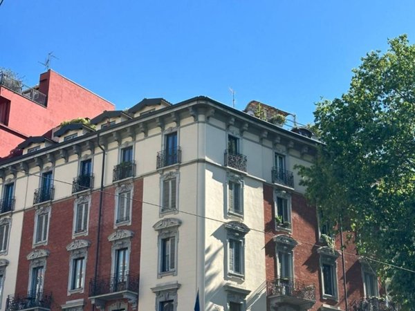 appartamento in vendita a Milano in zona Sempione